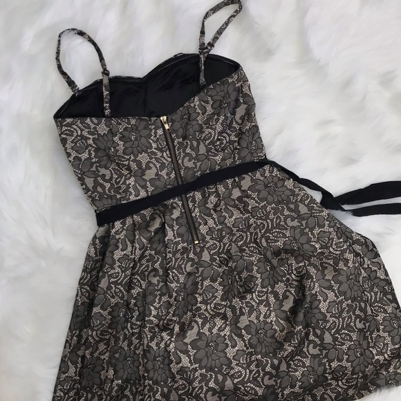 Daisy Shoppe Floral Jacquard Sweetheart Neck XS/SM - Picture 5 of 5
